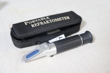 Portable refractometer